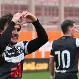 Le but de Martim Marques (à gauche) n'a pas suffi à Lugano, qui a fait match nu face à St-Gall KEYSTONE/SAMUEL GOLAY